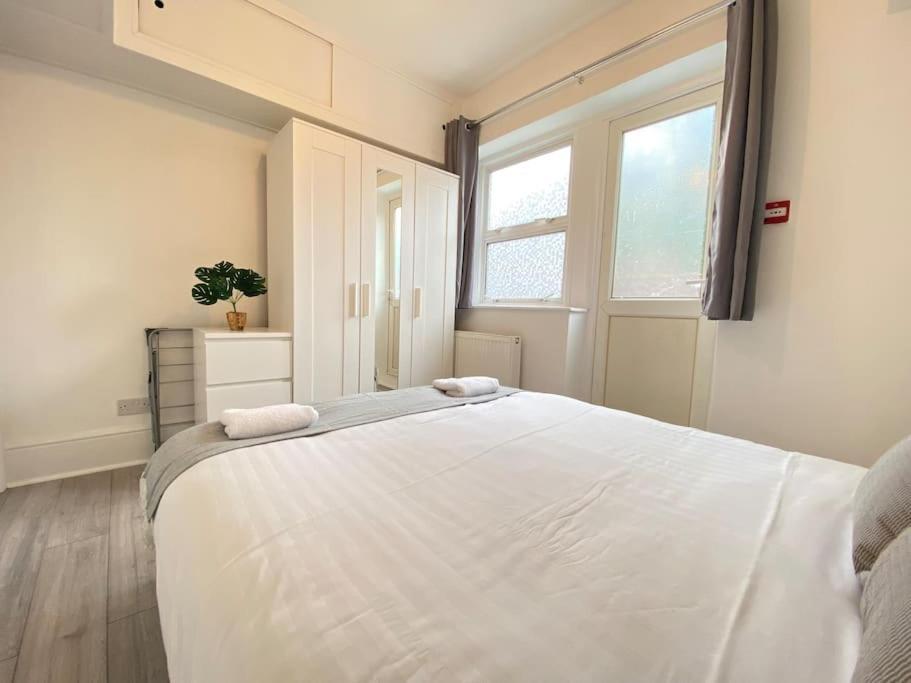 The Spotted Cat… London! Apartment Ngoại thất bức ảnh