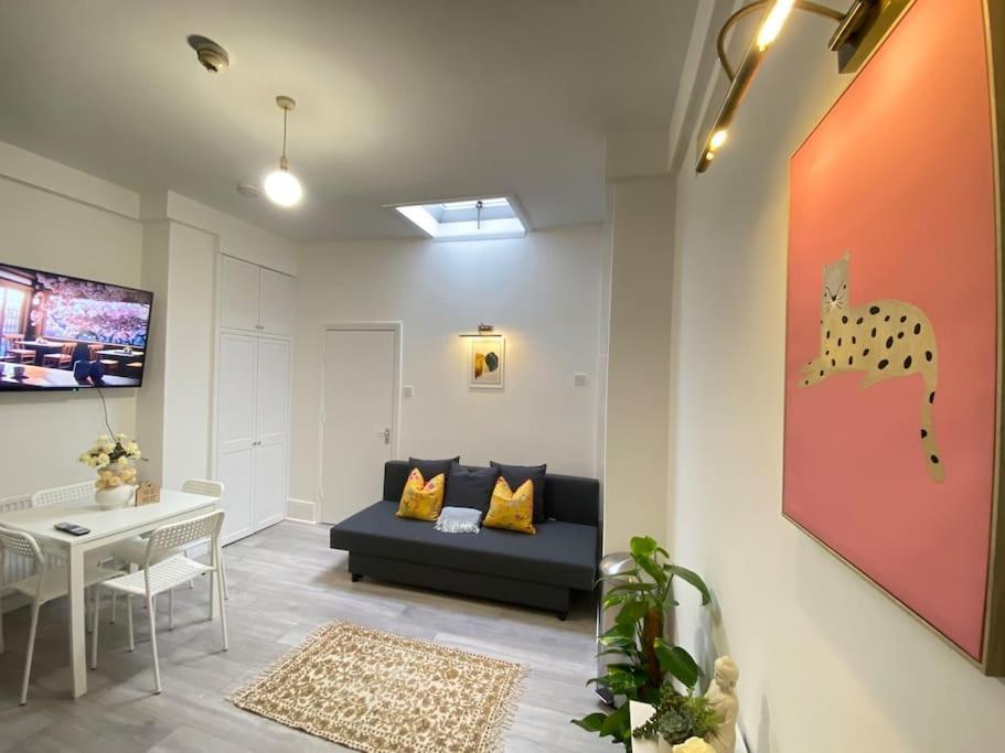 The Spotted Cat… London! Apartment Ngoại thất bức ảnh