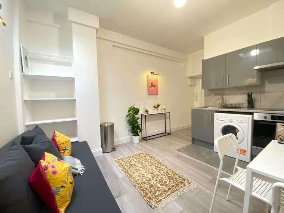 The Spotted Cat… London! Apartment Ngoại thất bức ảnh